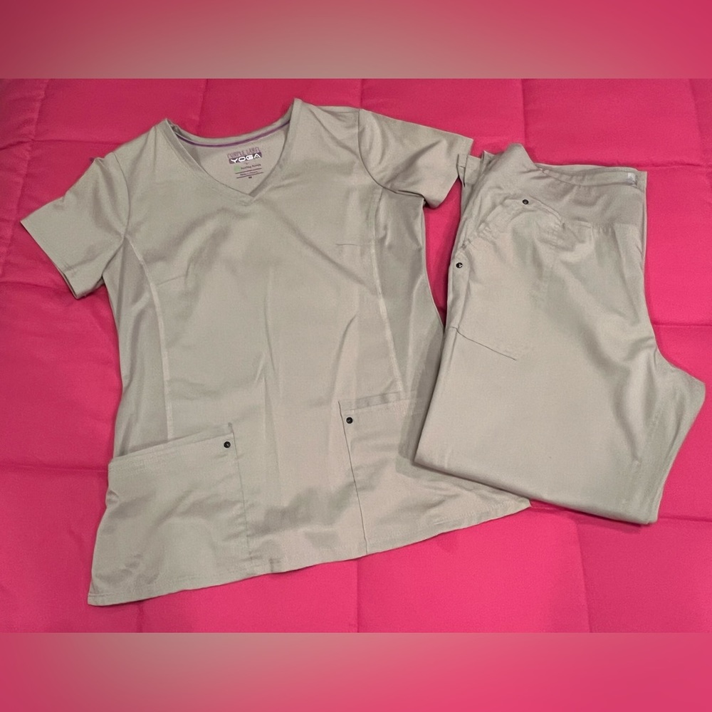 Women’s Purple Label HH scrub set. Khaki color and size M top, PL pants